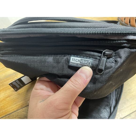 OGIO Shuttle Pack Black Backpack - Brand New with Tag - Picture 10 of 11